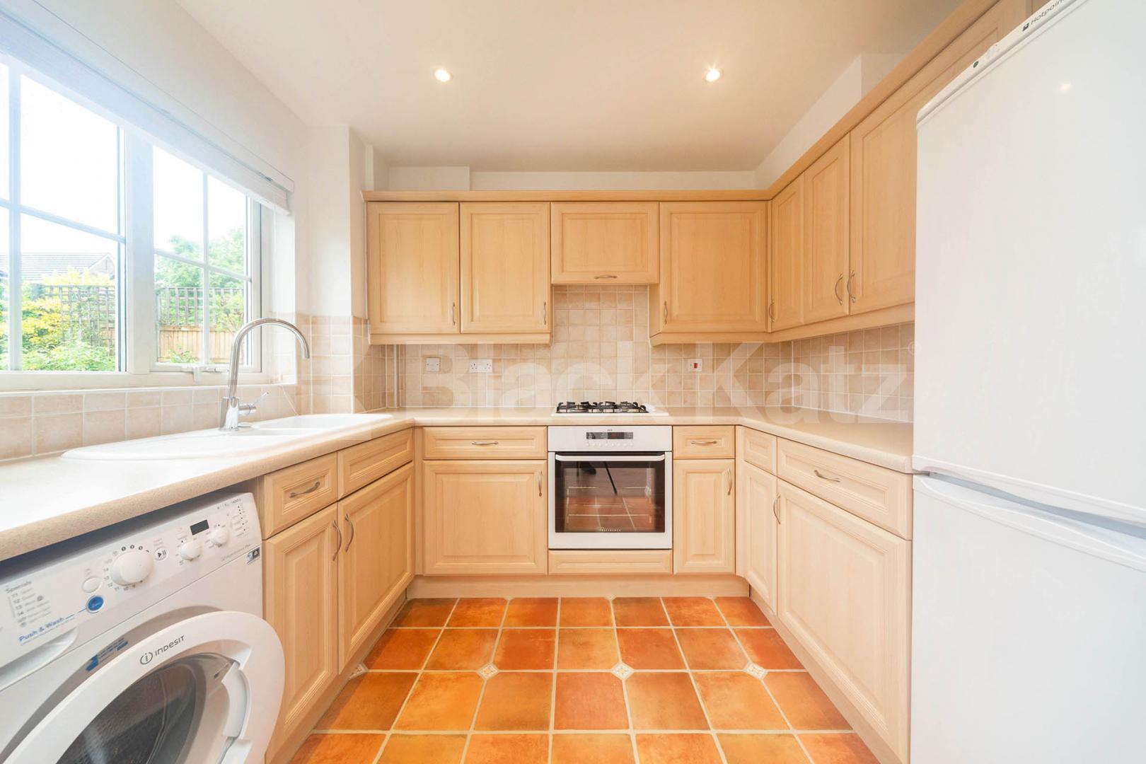 			4 Bedroom, 3 bath, 1 reception Terraced House			 Grove avenue, Hanwell